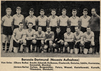 S/W-Postkarte Borussia Dortmund (Neueste Aufnahme) Mannschaftskarte mit den Namen aller Spieler. 14,5x11 cm.