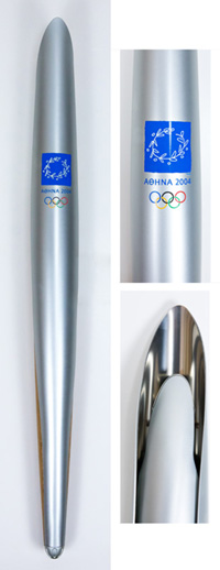 Offizielle Olympiafackel von den Olympischen Spielen von Athen 2004. 28.Olympische Sommerspiele. Lnge 68 cm.
