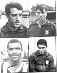4 S/W-Pressefotos (je 16,5x21,5cm) mit Original-Signaturen von Stars der portugiesischen  Nationalmannschaft der 1960er Jahre: Eusebio, Vicente, Graca und Augusto.