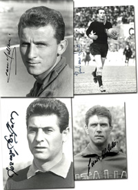 4 S/W-Pressefotos mit Originalsignatur von italienischen Nationalspielern: Cesare Maldini (1932-2016), Giuliano Sarti (1933-2017), Giovanni Trappatoni (geb.1939) und Lorenzo Buffon (geb.1929).  12,6x17,8 cm bis 16,5x21,5 cm.<br>-- Schtzpreis: 100,00  --