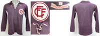 Original match worn Trikot des Freiburger FC getragen in der Saison 1949 -1951 ohne Rckennummer (wie damals blich). Mit original Schnrung. Status:ABC Museumstck!.