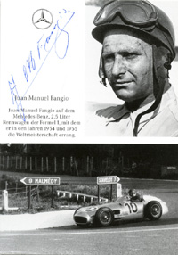 (1911-1995) S/W-Autogrammkarte mit original Autograph von Juan Manuel Fangio. Argentinische Rennfahrerlegende und 5facher Formel I-Weltmeister 1951-57. 15x10,5 cm.<br>-- Schtzpreis: 60,00  --