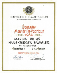Original Siegerurkunde im Eiskunstlaufen von Kilius/Bumler "Deutscher Meister im Paarlaufen 1964. Marika Kilius - Hans-Jrgen Bumler". 32x25 cm.<br>-- Schtzpreis: 200,00  --