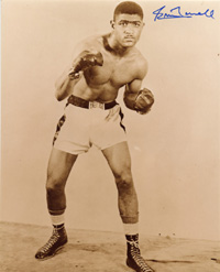 (1939-2014) Original signiertes S/W-Reprogrofoto  vom Boxweltmeister im Schwergewicht 1965-67 der USA Ernie Terrell. 25x20.,5 cm.<br>-- Schtzpreis: 50,00  --