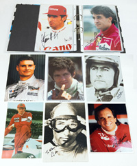 ca. 80 Groreprofoto mit original Signaturen von Formel-1 Weltmeistern und Formel-1 Fahrern, je 30x20,5 cm.