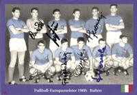 AGON Big Card "Fuball - Europameister 1968: Italien" mit 7 original Signaturen der Spieler von Italien, 21x14,5 cm.<br>-- Schtzpreis: 80,00  --