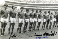 Groreprofoto "Vize-Weltmeister 1970 Italien" mit 7 Originalsignaturen der Spieler, 30,5x20 cm.<br>-- Schtzpreis: 50,00  --