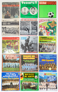 Schallplattensammlung Fuball Weltmeisterschaft 1954 - 1990. 15 verschiedene Platten!.<br>-- Schtzpreis: 125,00  --
