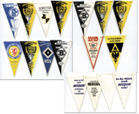 13 verschiedene Kunststofffhnchen aus der Bundesligasaison 1966/67. mehrfarbig bedruckt. Je 11x7 cm Mit verschiedenen Aufdrucken auf der Rckseite (Nescafe oder Nesquick).<br>-- Schtzpreis: 60,00  --