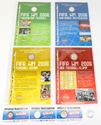 8 offizielle deutsche 10 Euro Mnze anlsslich der Fuball-Weltmeisterschaft 2006 in Deutschland. 3,3 cm (geprgt 2003-2006; Silber 925er, Gewicht je 18 gr.;); 5x Stempelglanz in Kunststoffkapseln und 3x Verkaufsdisplays.