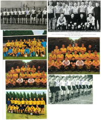 7 verschiedene Farb- und s/w-Mannschaftsreprokarte Borussia Dortmund aus der Zeit von 1965-1967 mit  insgesamt 56 Originalsignaturen der Spieler,  18x13 bis  14x10 cm.