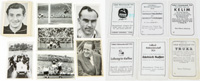 24 s/w-Sammelbilder Fuball-Weltmeisterschaft 1954 der Firma Edelstolz-Kaffee; Lohengrin-Kaffee, Ruhr-Kaffee alle Karton; Kelim, Truxa, Carstanjen alle Papier. Je 7,5x5 cm.<br>-- Schtzpreis: 60,00  --