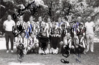 S/W-Reprofoto Bayern Mnchen 1969 mit 19 original Signaturen des DFB - Pokalspiegers 1969 Bayern Mnchen, 18,5x12 cm.<br>-- Schtzpreis: 50,00  --
