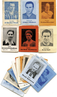 27 verschiedene Bilder Toto-Gum 1950. Bilder Oberliga Sd, West und Nord. Verschiedene Farben, Serie ohne Nummern und unbedruckter Rckseite. je 3,6x5,5cm, Papier.