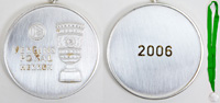 Original Siegermedaille von Eintracht Frankfurt fr den 2.Platz im Endspiel des DFB-Pokal 2006 am 29.4.2006 in Berlin Bayern Mnchen v Eintracht Frankfurt (1:0). Mit der Aufschrift "Vereinspokal Herren" und der Gravur "2006". Bronze, versilbert, 4 cm mit o