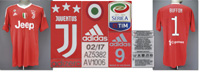 Original match worn Torwart-Trikot von Juventus Turin mit der Rckennummer 1. Getragen von Gianluigi Buffon am 09.02.2018 im Spiel der italienischen Serie A gegen den AC Florenz (Florentina). Buffon ist Fuball Weltmeister 2006, Vize-Europameister 2012 und